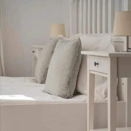 아파트 Black And Brown With Free Parking And Furnished Balcony In By Renters
