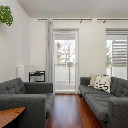 Black And Brown With Free Parking And Furnished Balcony In By Renters 아파트 브로츠와프